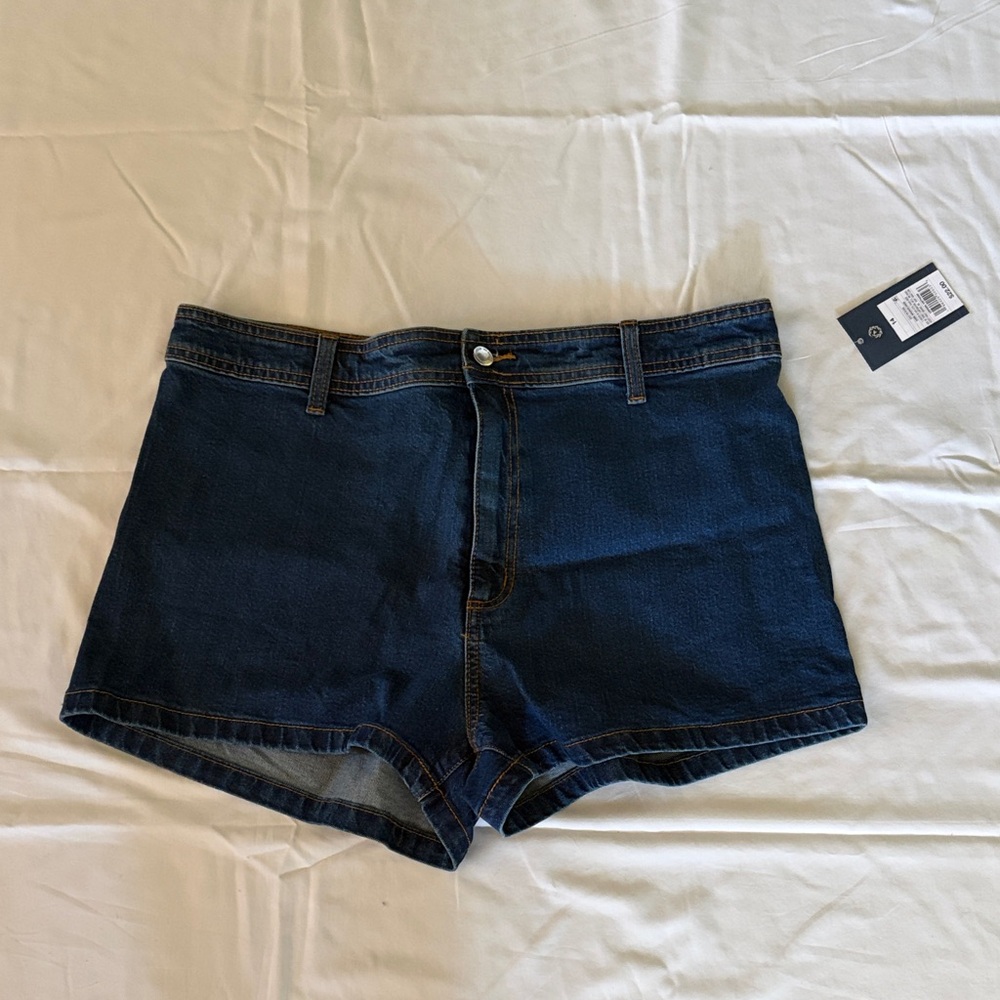 High-Rise Dark Blue Denim Women’s Shorts, size 14, NWT